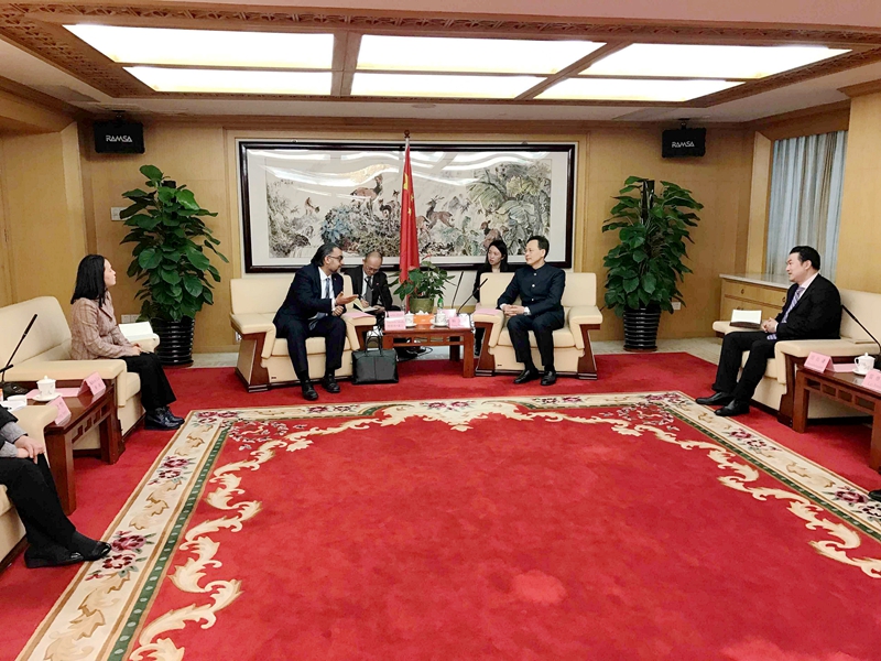 ���������ո����L��ҊӢ�����؇����WԺһ��