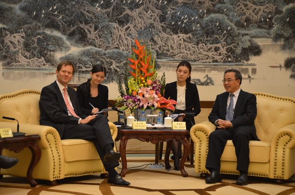 �����A����С���ȕ�Ҋ�Z�Aɽ��ʿ�ܷ̽�һ��